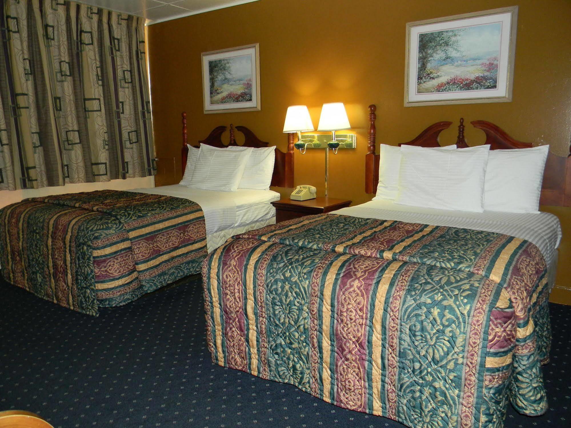 Fairfax Motel Роанок-Рапидс Экстерьер фото