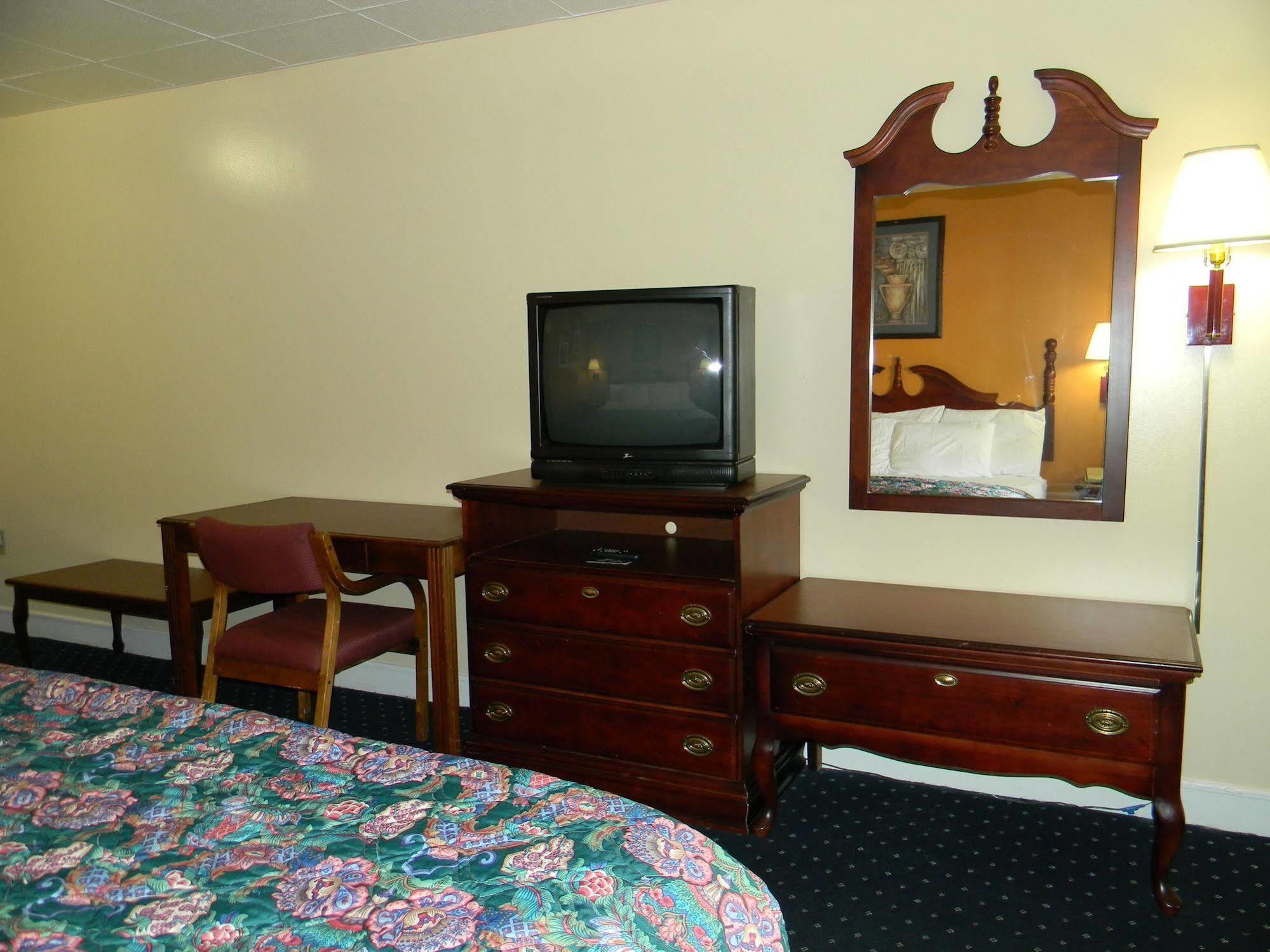 Fairfax Motel Роанок-Рапидс Экстерьер фото