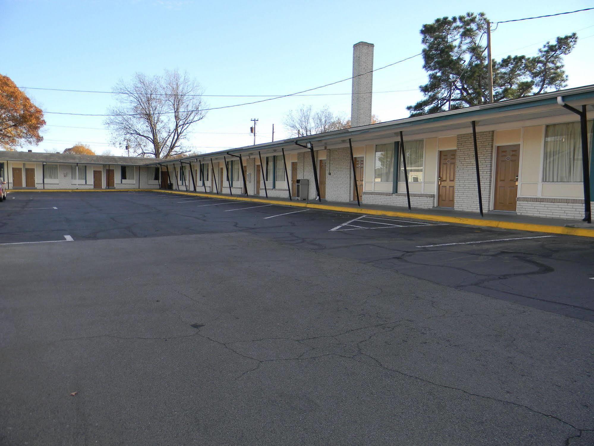 Fairfax Motel Роанок-Рапидс Экстерьер фото